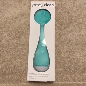 Pmd clean smart facial cleansing device